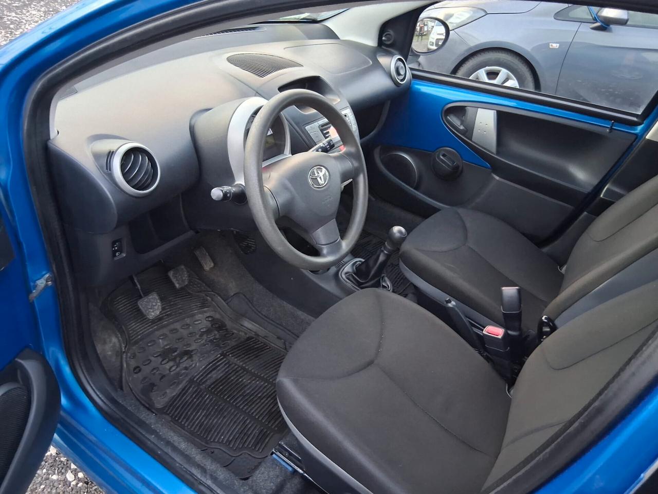 Toyota Aygo 1.0 12V VVT-i 5 porte Cool Soda Connect