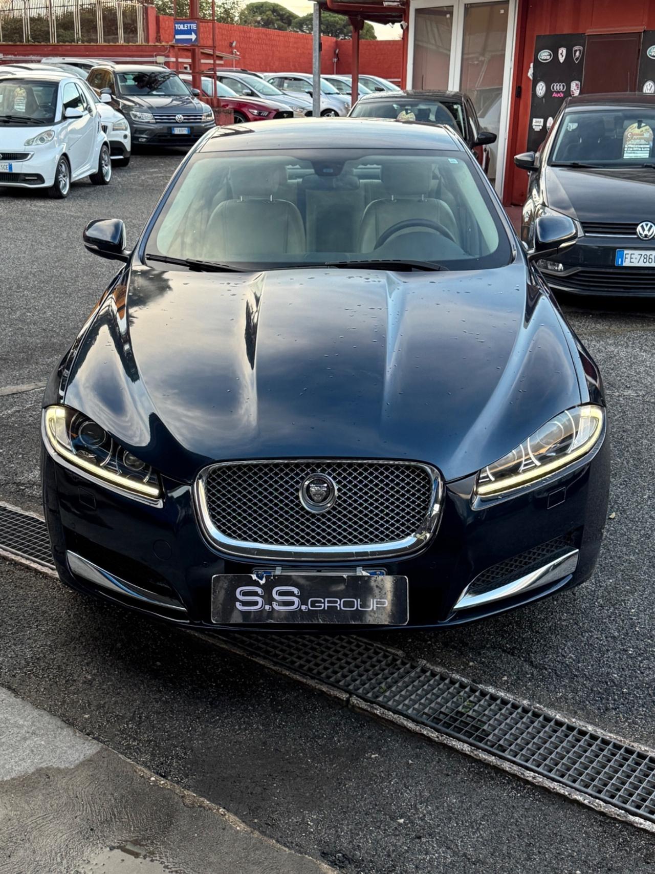 XF 3.0 D V6 Premium Luxury-unipro-rate-garanzia-
