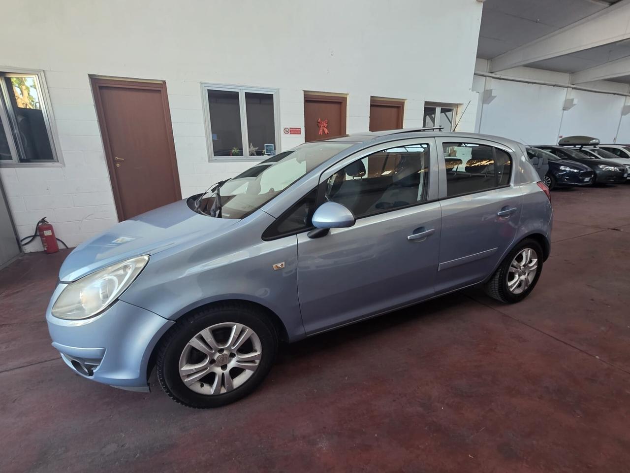 Opel Corsa 1.2 5 porte Cosmo NEOPAT