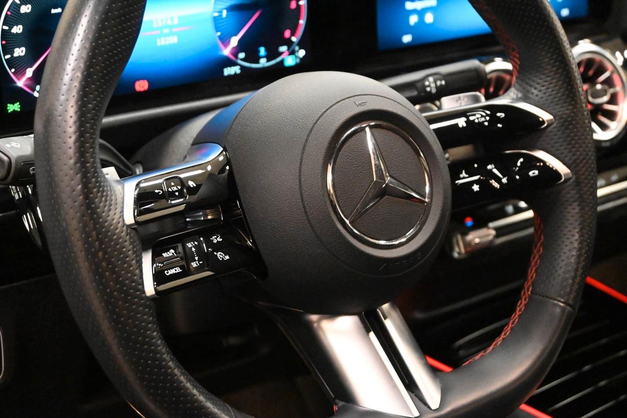 MERCEDES GLA (H247) GLA 200 d Automati...