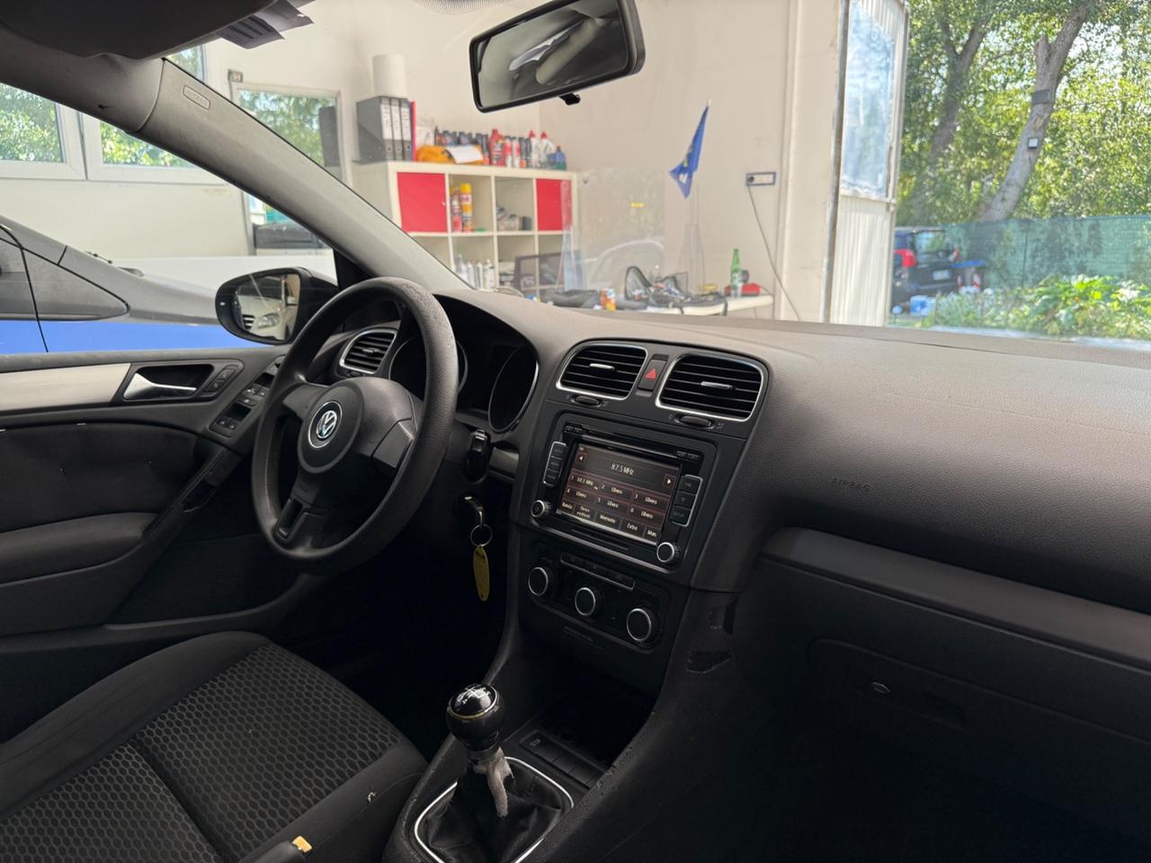 Volkswagen Golf 1.4 benzina neopatentati