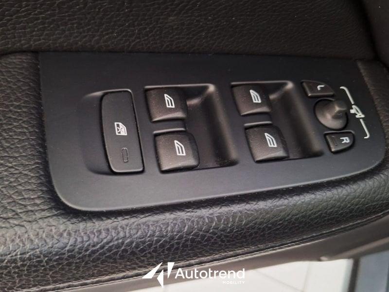 Volvo V60 B4 197+14 CV Mild Hybrid Diesel Automatica NAVI LED Momentum Business