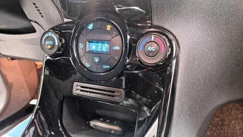 Ford Fiesta 1.5 TDCi 75 CV Titanium