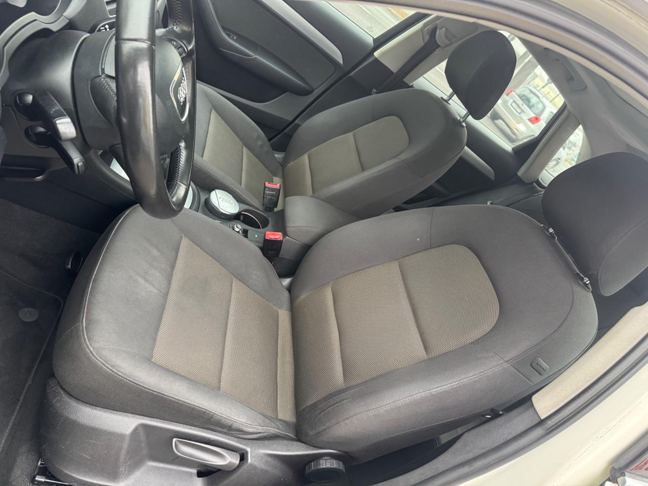 Audi Q3 2.0 TDI business Plus neopaten garanzia 12 mesi