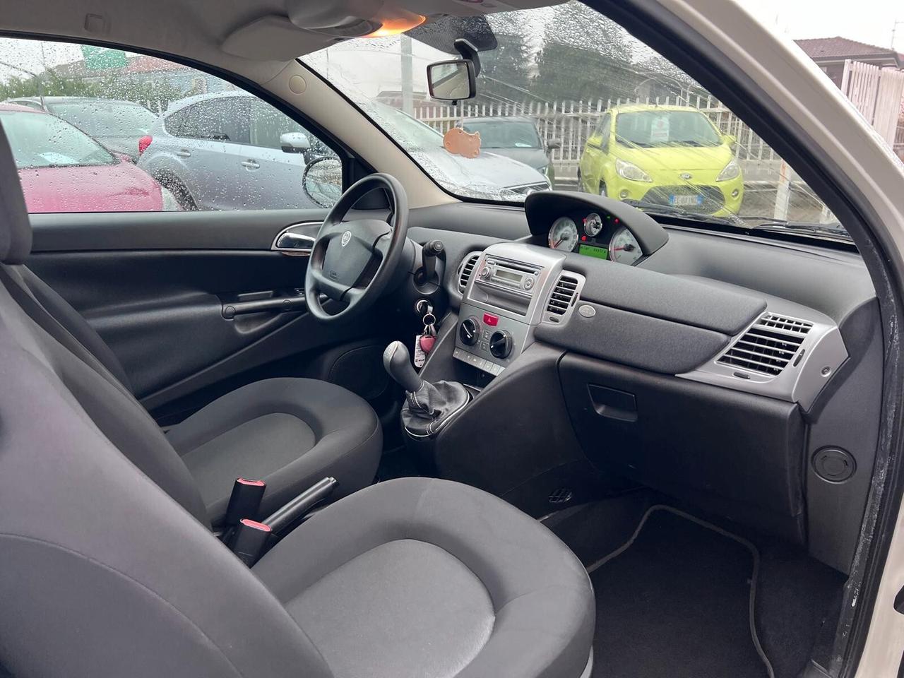 Lancia Ypsilon 1.3 MJT 75 CV Platinum