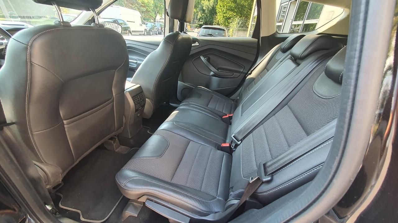 Ford Kuga 2.0 TDCI 150CV 4WD Powershift Titanium x