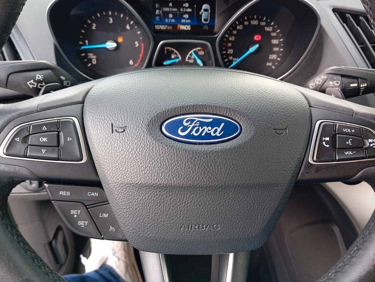 Ford Kuga 1.5 TDCI 120 CV S&S 2WD Powershift ST-Line