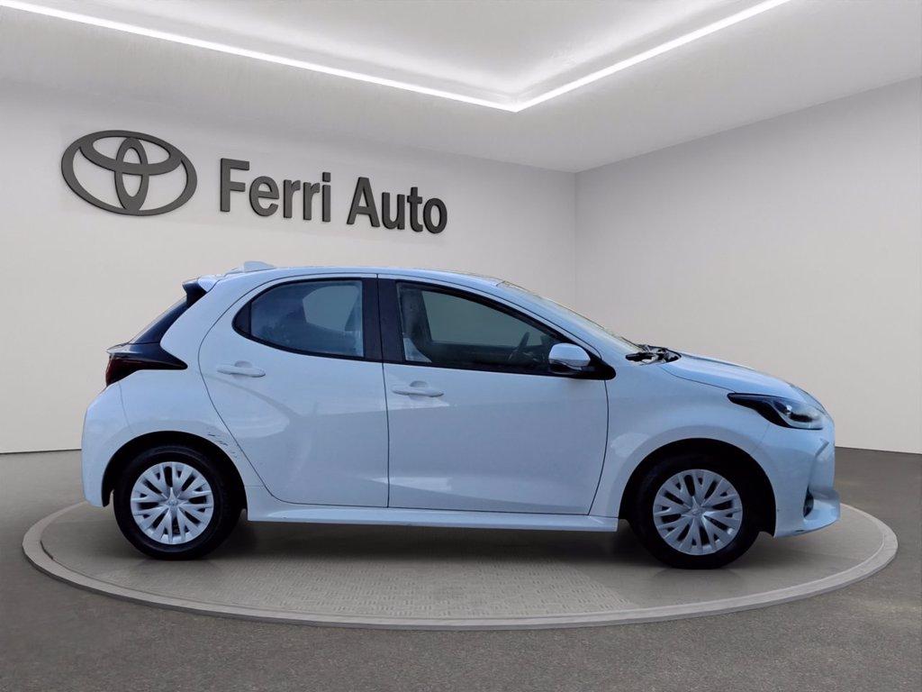 TOYOTA Yaris 1.5h active del 2023