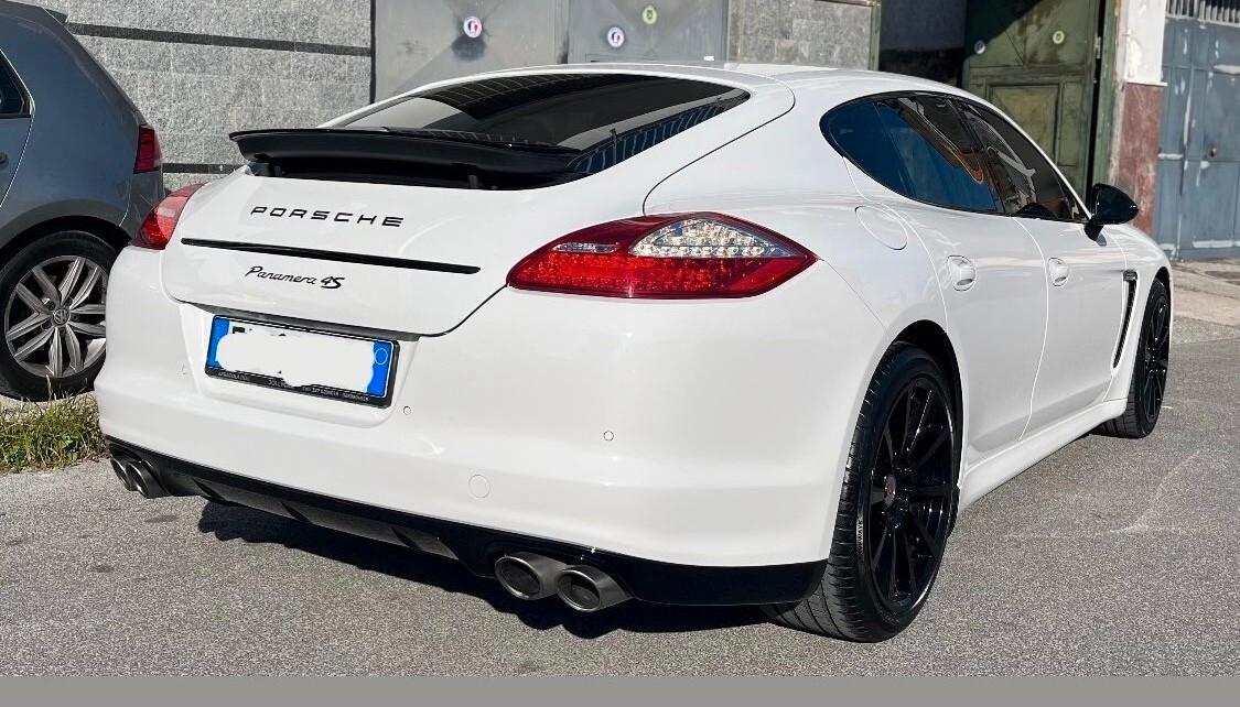 Porsche Panamera 4.8 V8 4 S