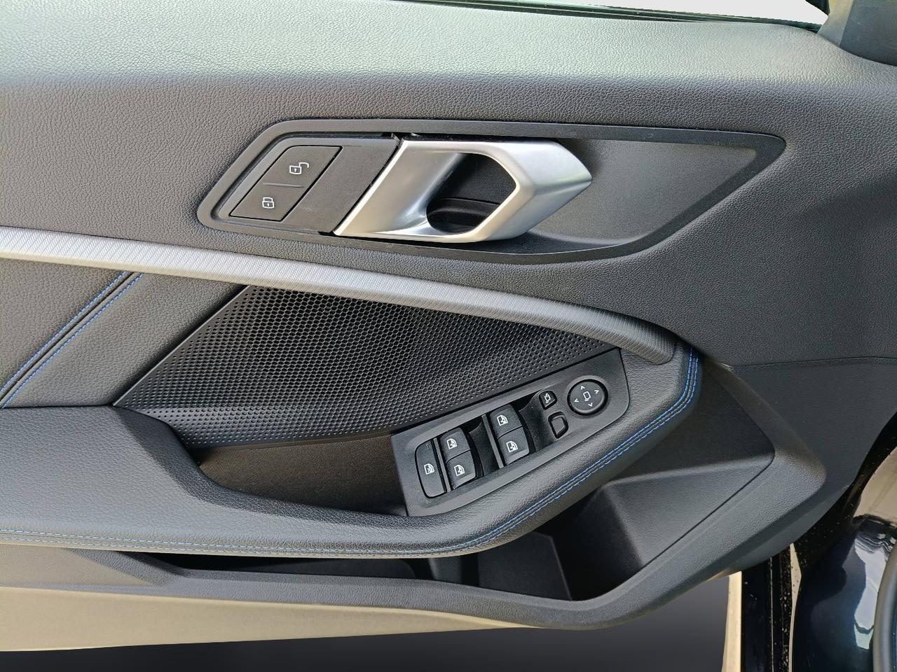 BMW Serie 1 F40 - 118d Msport auto