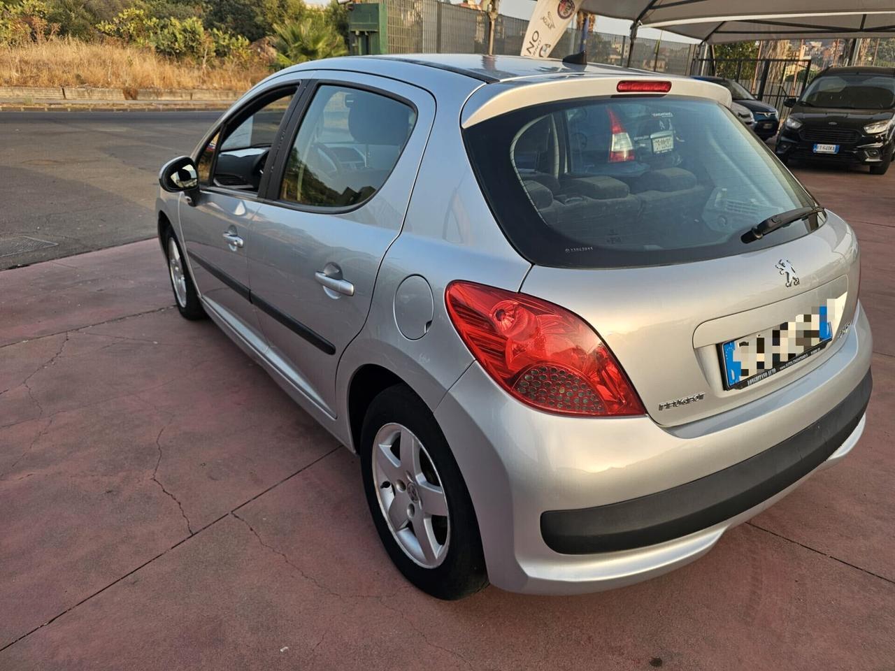 Peugeot 207 1.4 HDi 70CV 5p. ONE Line