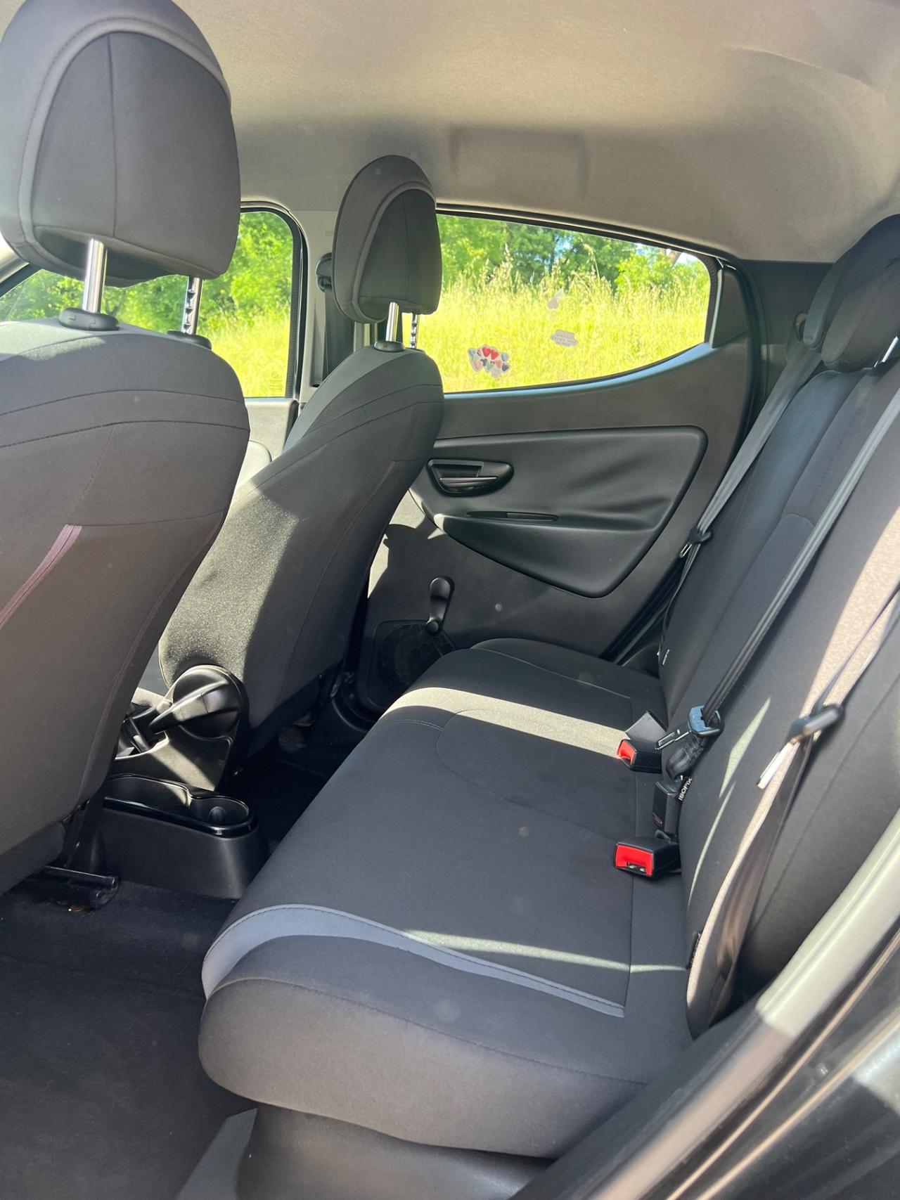 Lancia Ypsilon 1.2 Benzina Gold Permute Rate Neopatentati