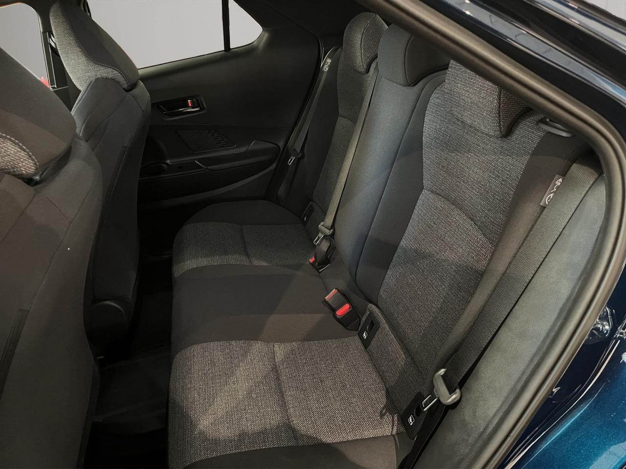 Toyota C-HR 2.0 phev Trend fwd e-cvt