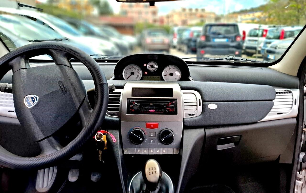 LANCIA YPSILON 1.3 MJT 75 CV neopatentati