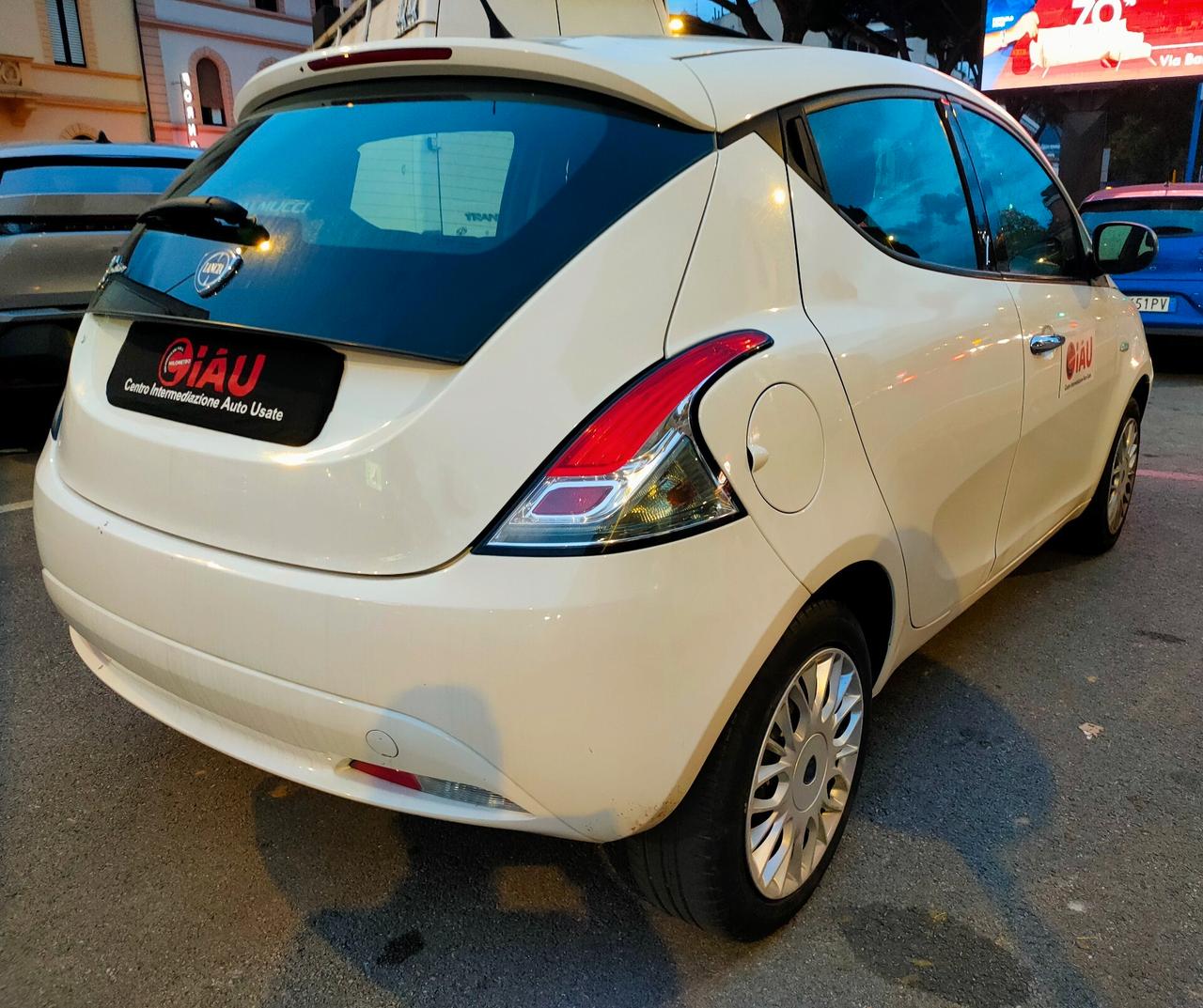 Lancia Ypsilon 1.2 69 CV 5p. Silver Neopatentati