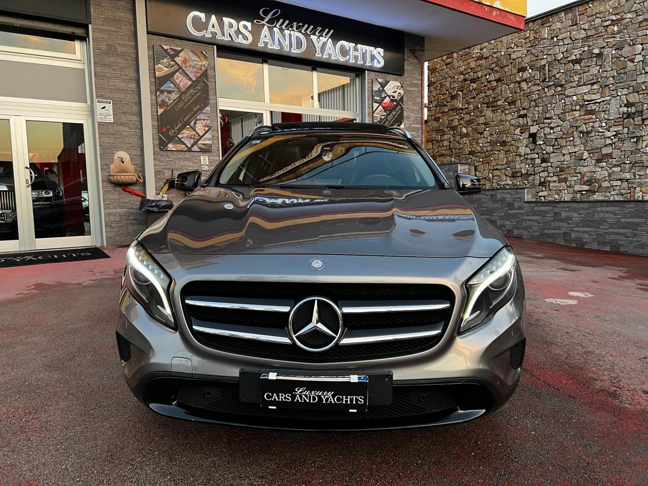 M-BENZ GLA 200 CDI Automatic-PANO-FULL