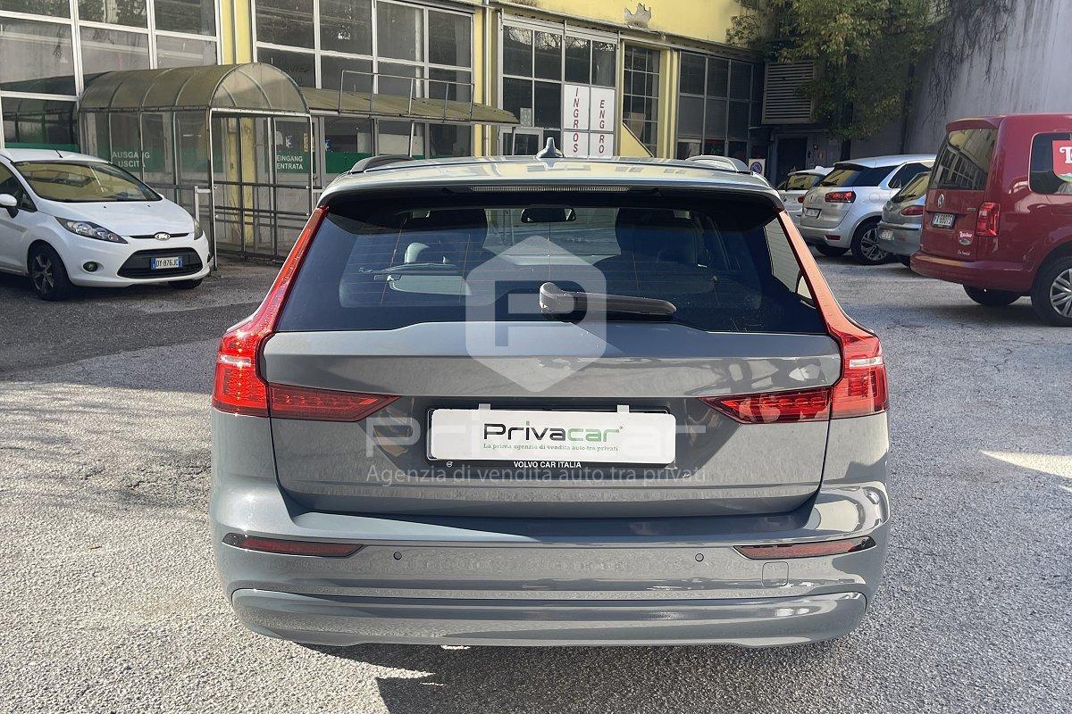 VOLVO V60 B4 (d) automatico Ultimate Dark