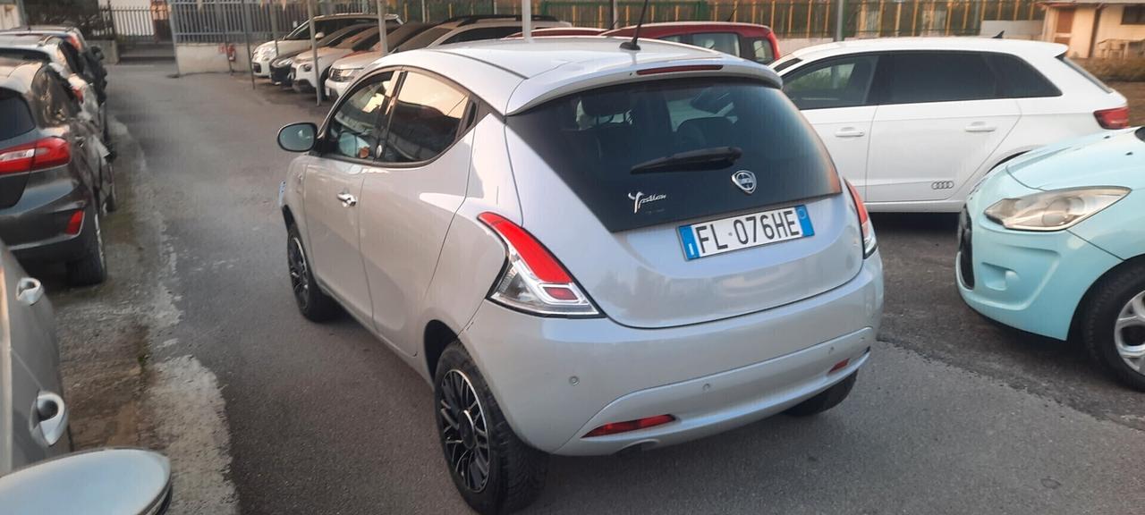 Lancia Ypsilon 0.9 TwinAir 85 CV 5 porte Metano Ecochic Mya