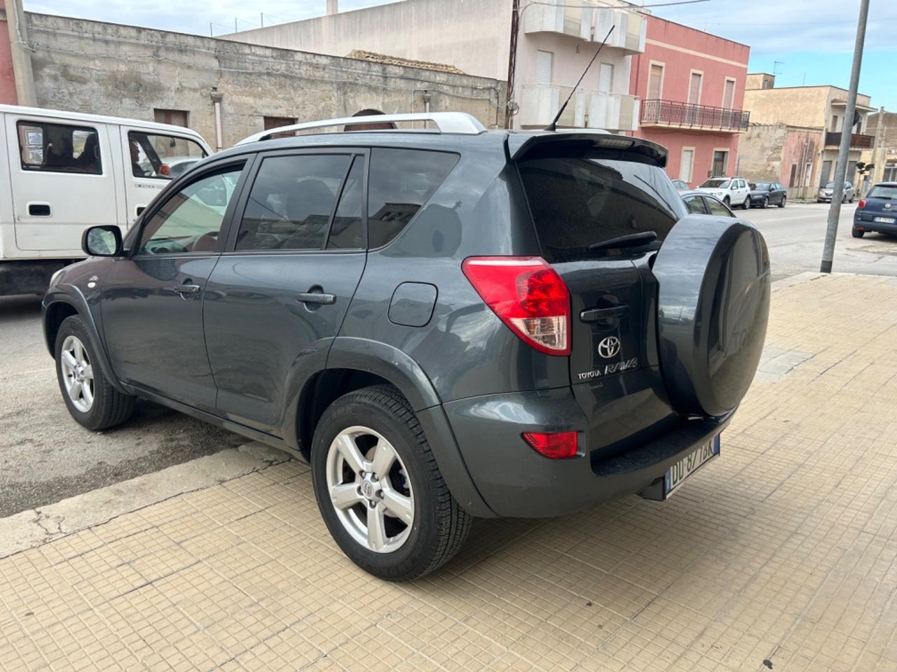 Toyota RAV 4 RAV4 2.2 D-4D 177 CV Luxury