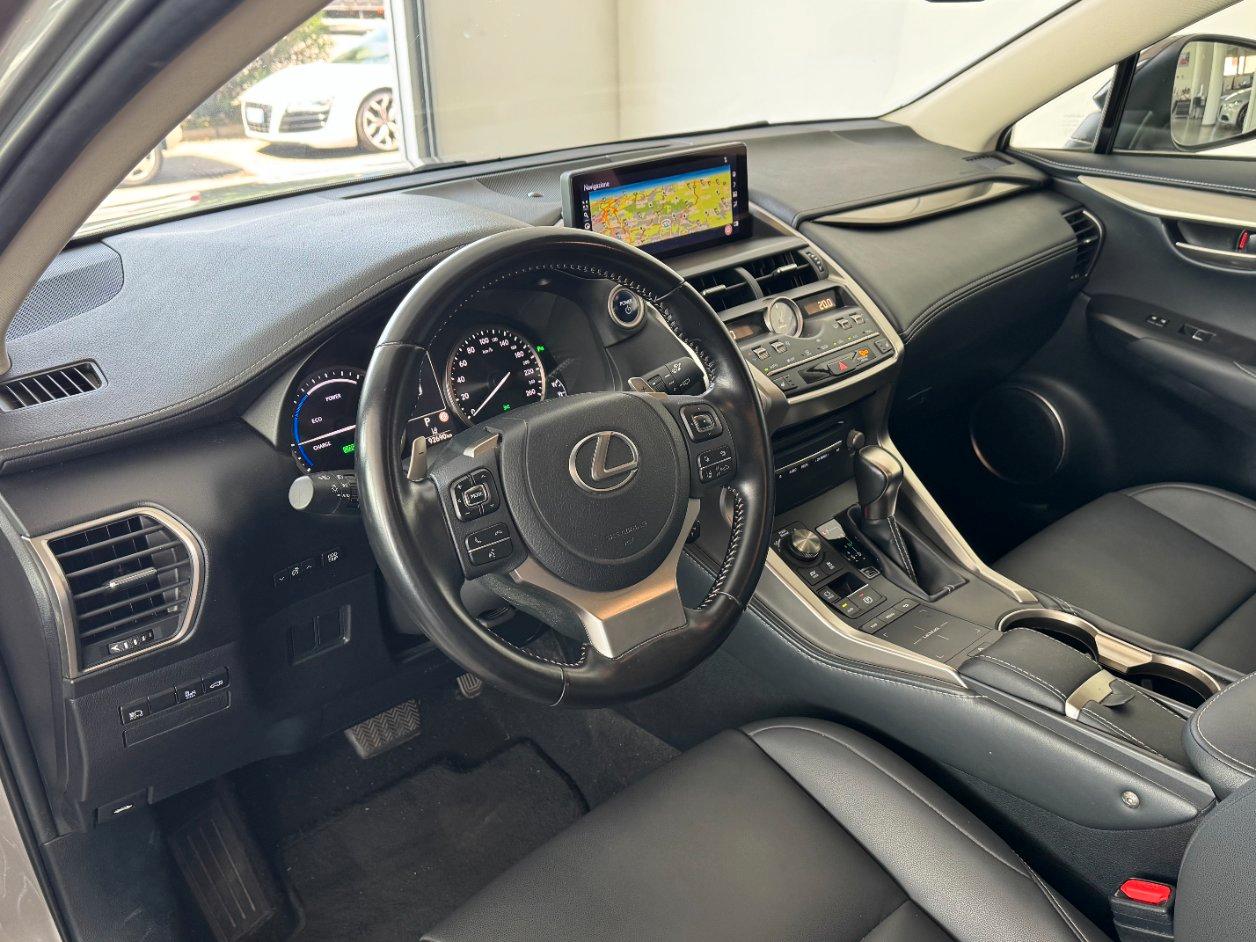 Lexus NX 300h 2.5 Premium cvt 4wd 4x4 awd