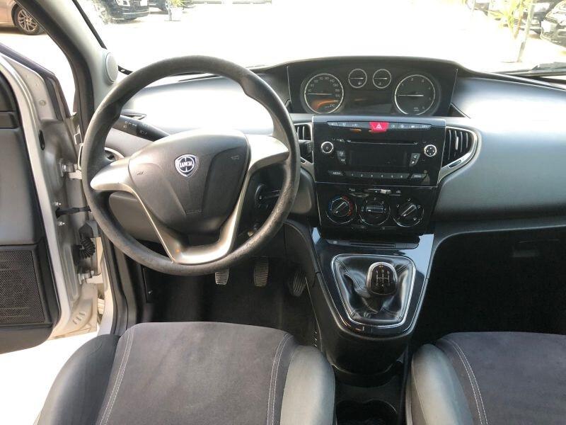 Lancia Ypsilon 1.3MJT 95CV anno 2015