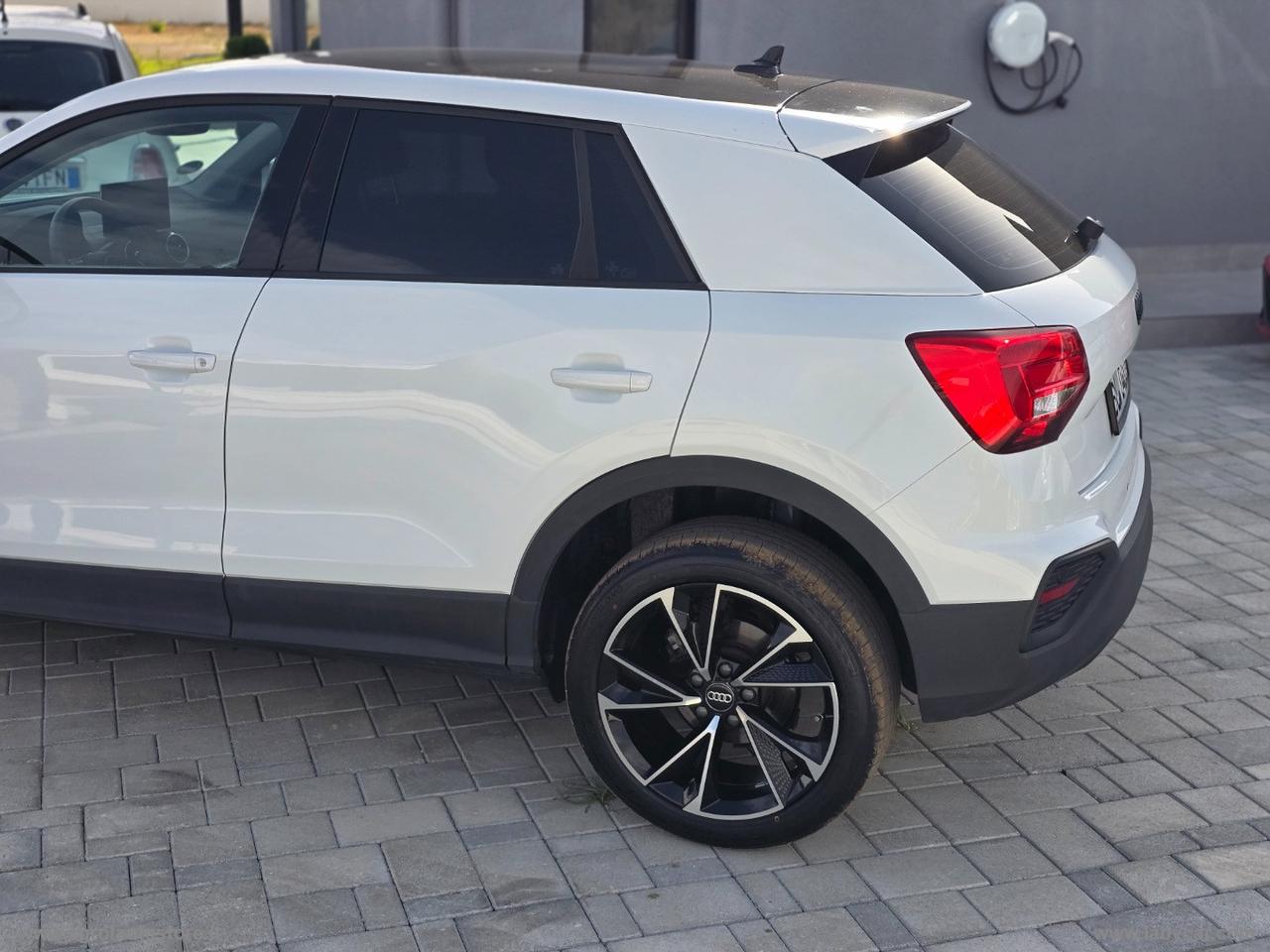 AUDI Q2 30 TDI Business Advanced