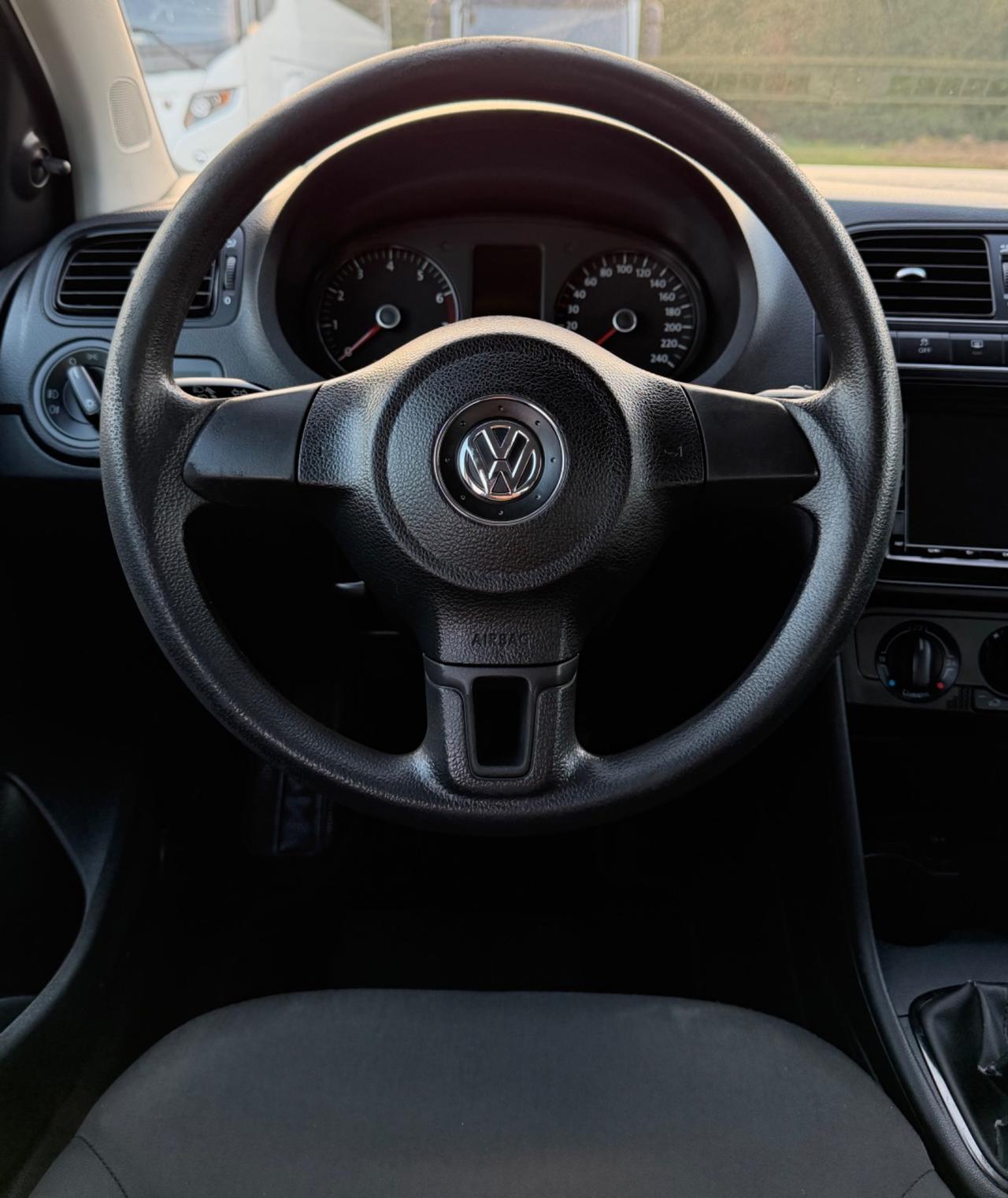 VOLKSWAGEN POLO 1.2 BENZINA 5 PORTE NEOPATENTATi