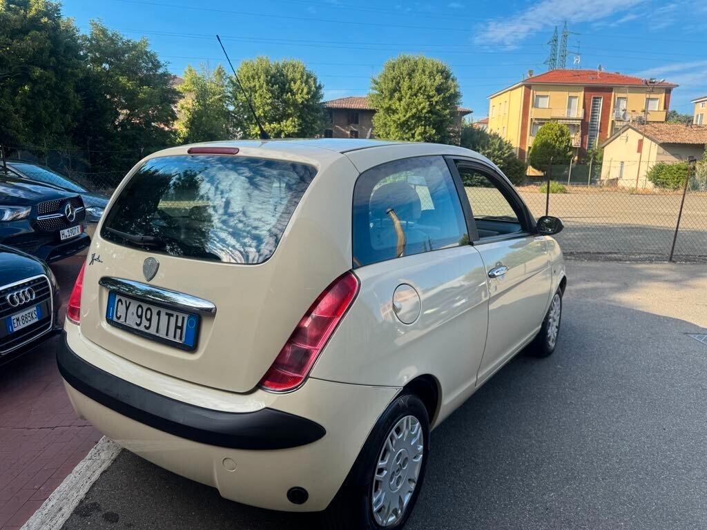 Lancia Ypsilon 1.4 16V GPL