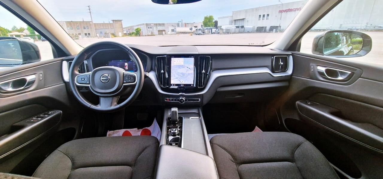 VOLVO XC60 B4 Diesel/Ibrida Momentum Pro