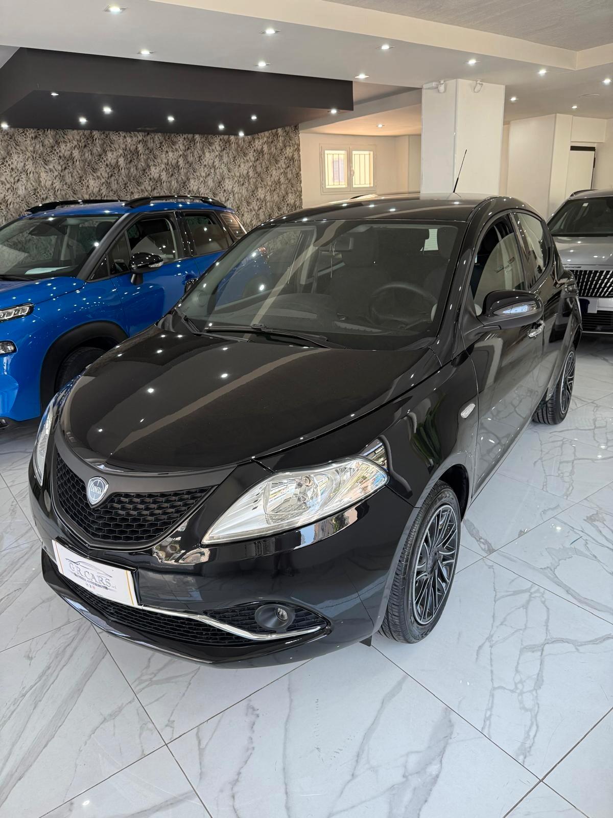 Lancia Ypsilon 1.2 69 CV 5 porte S&S Gold