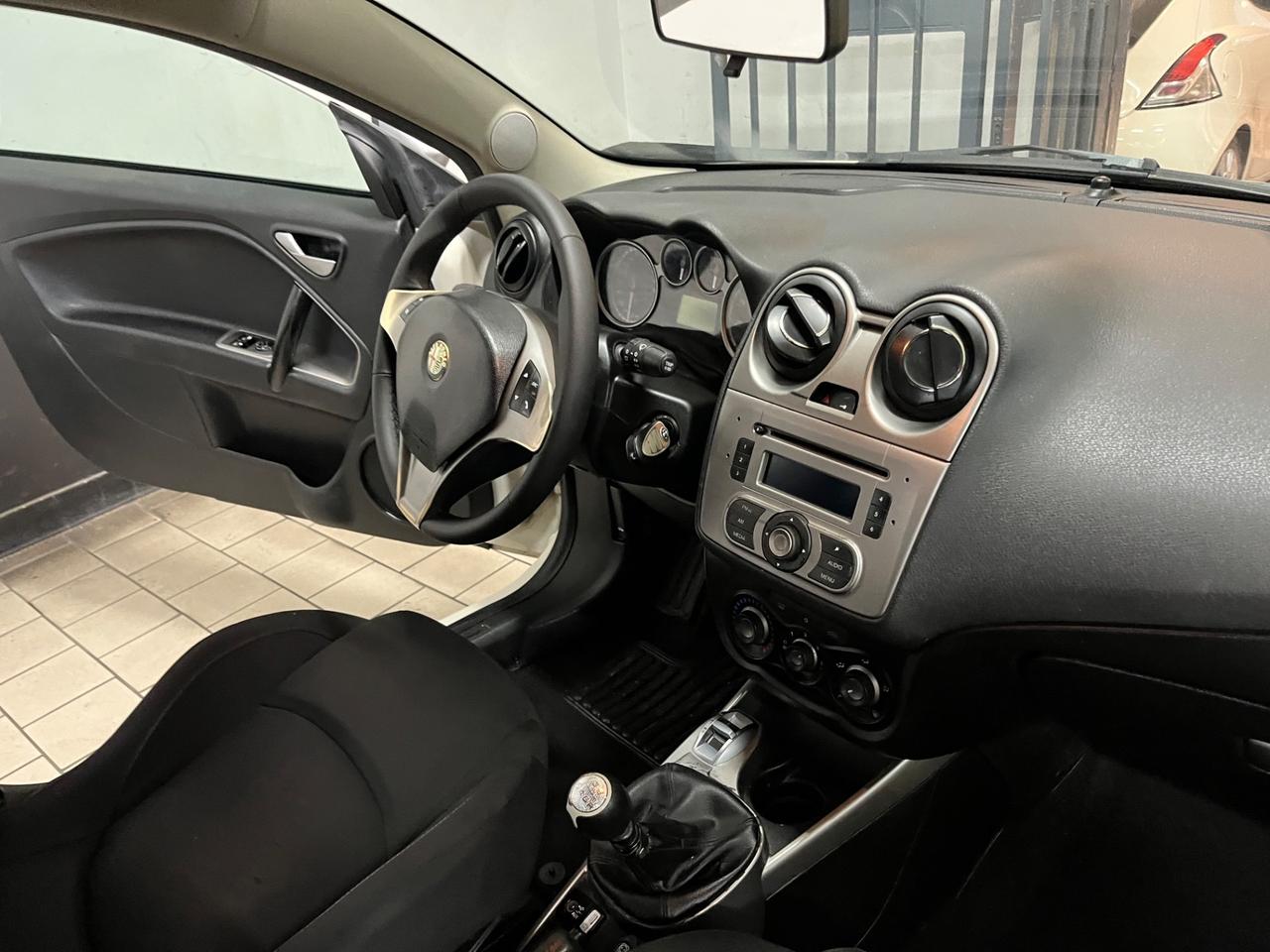 Alfa Romeo MiTo 1.4 M.air S&S Distinctive 2012