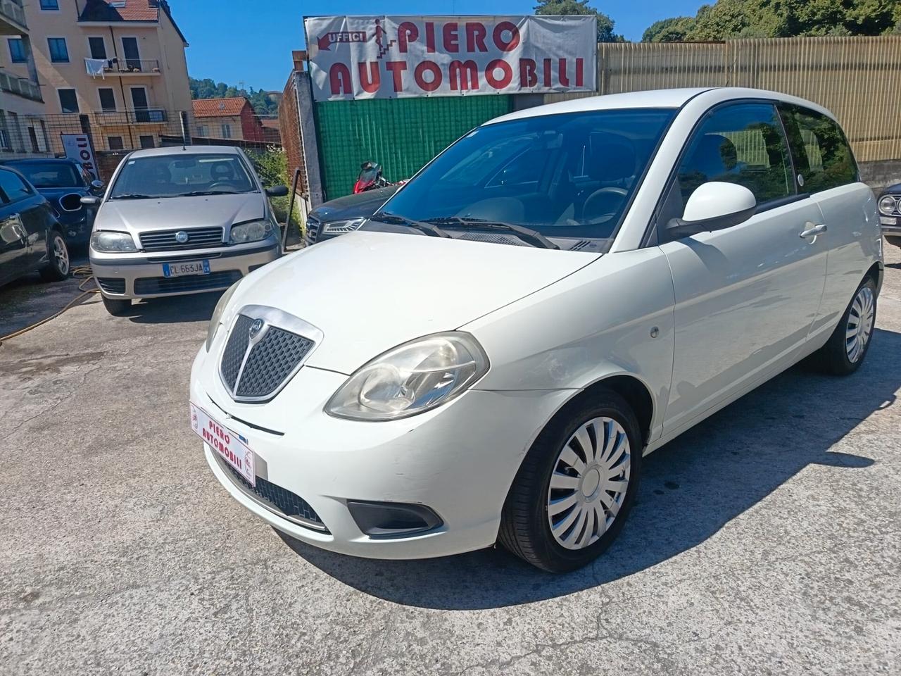 Lancia Ypsilon 1.4 Argento Ecochic GPL