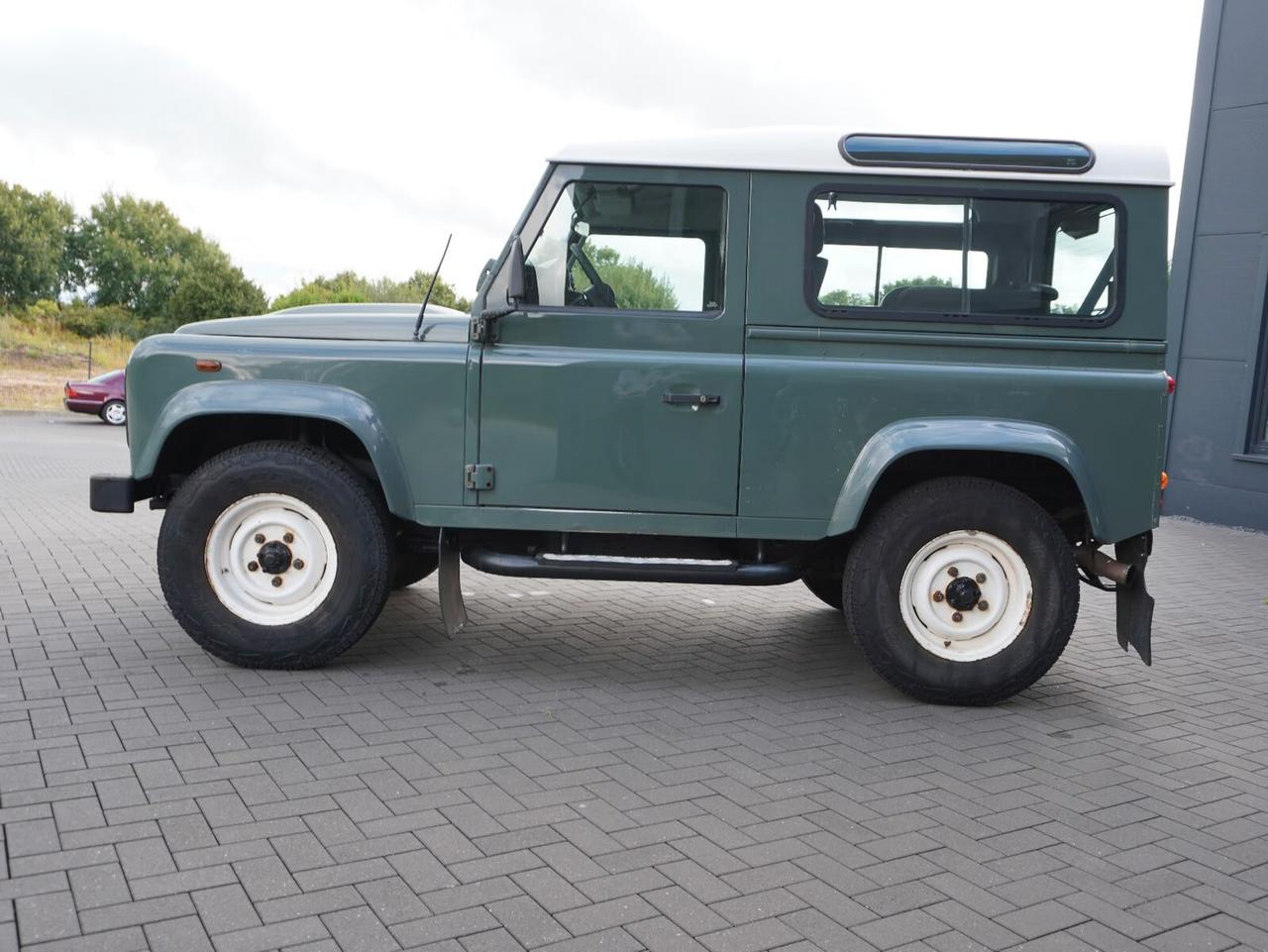 Land Rover Defender 90 TD4 Station Wagon E