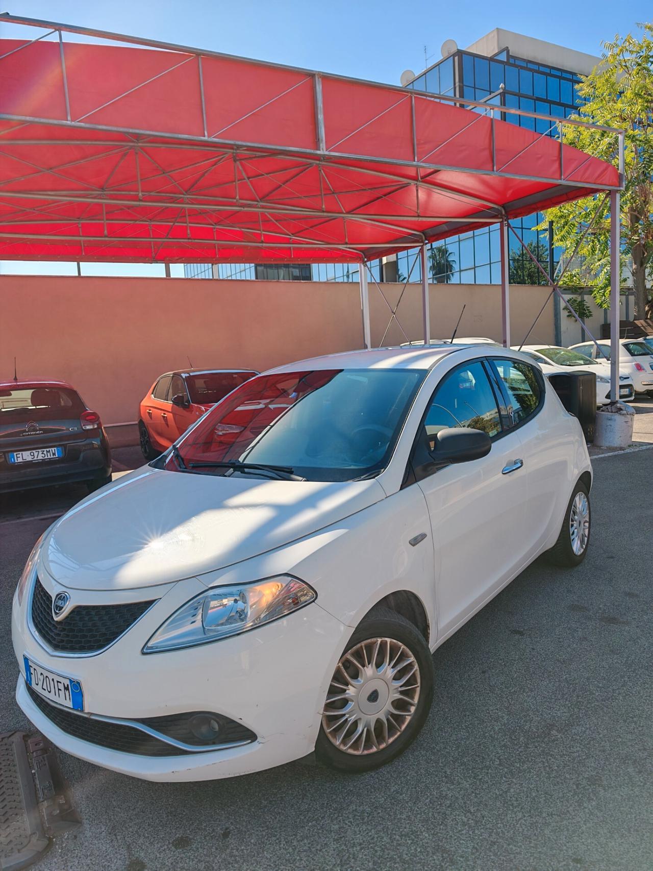 Lancia Ypsilon 0.9 TwinAir 85 CV 5 porte S&S DFN Platinum