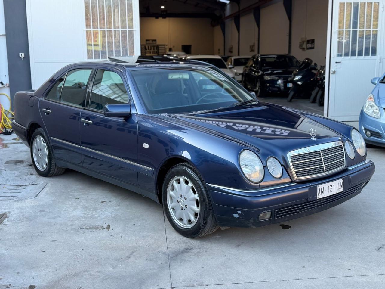 Mercedes-benz E 200 cat Classic