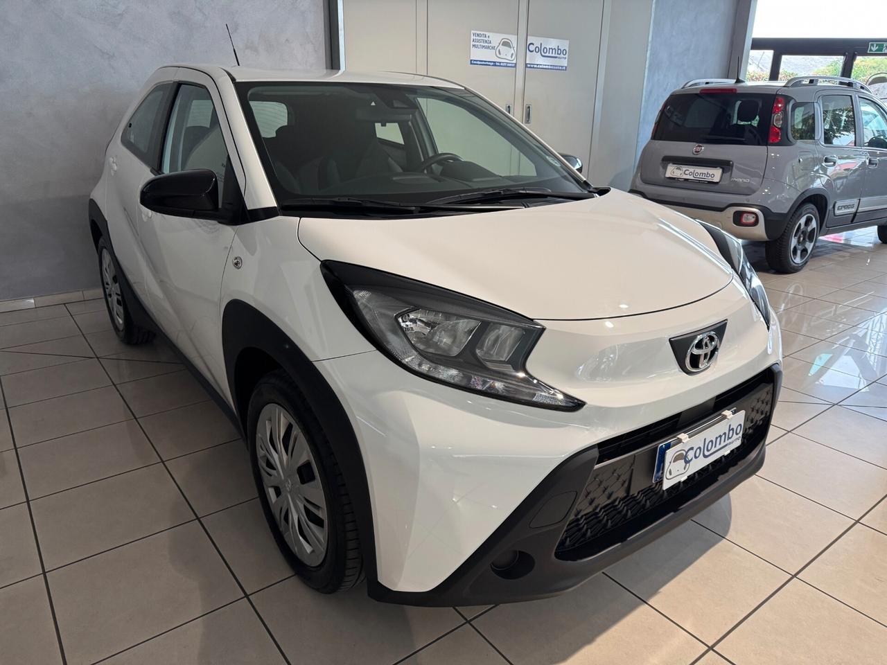 Toyota Aygo X 1.0 Active 72cv App conn Cam 17" (Neopat)