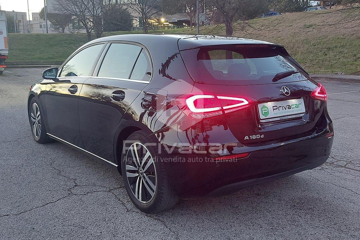 MERCEDES A 180 d Automatic Business