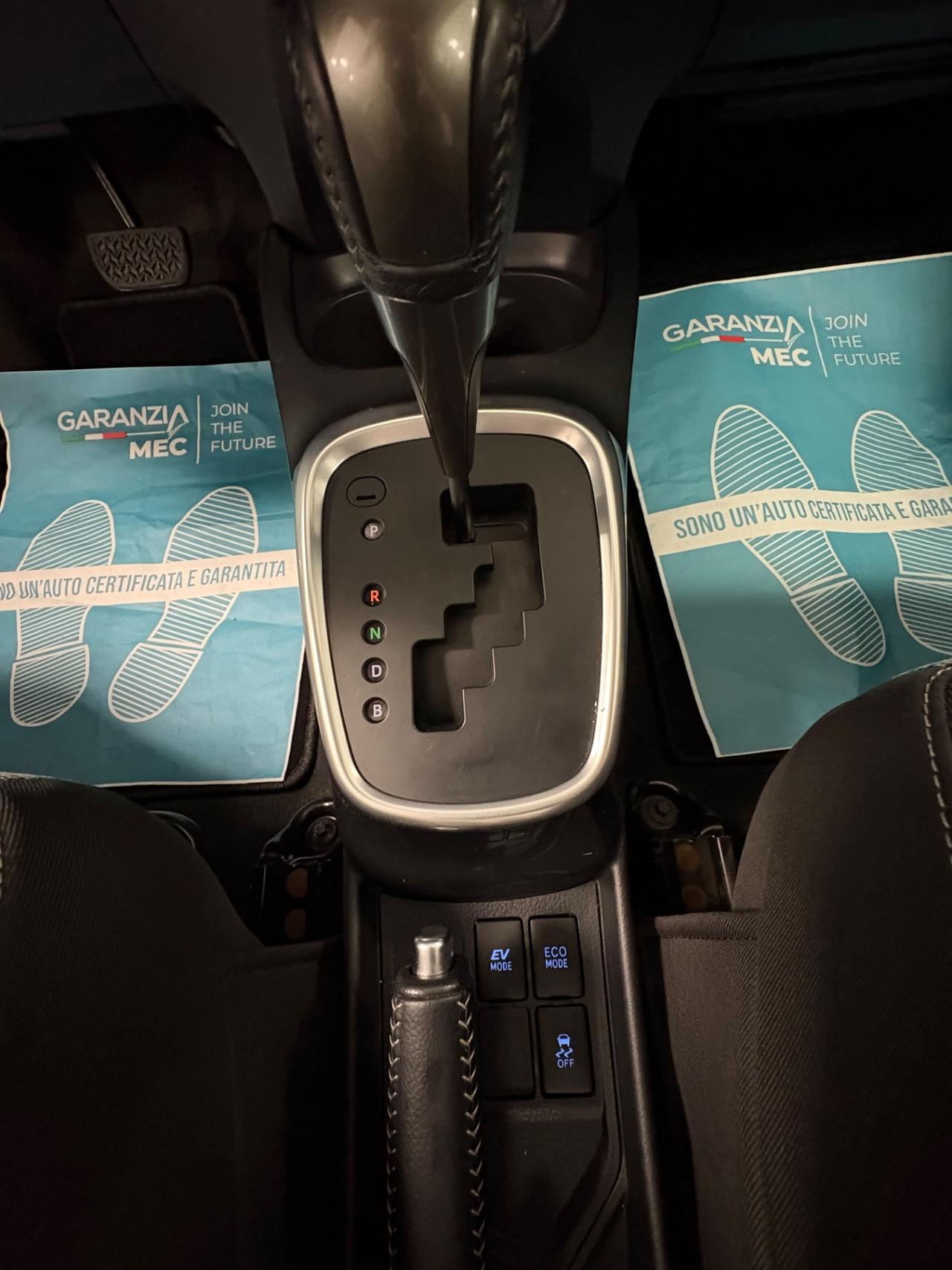 Toyota Yaris Style 1.5 Hybrid 75cv 2017 km 91000