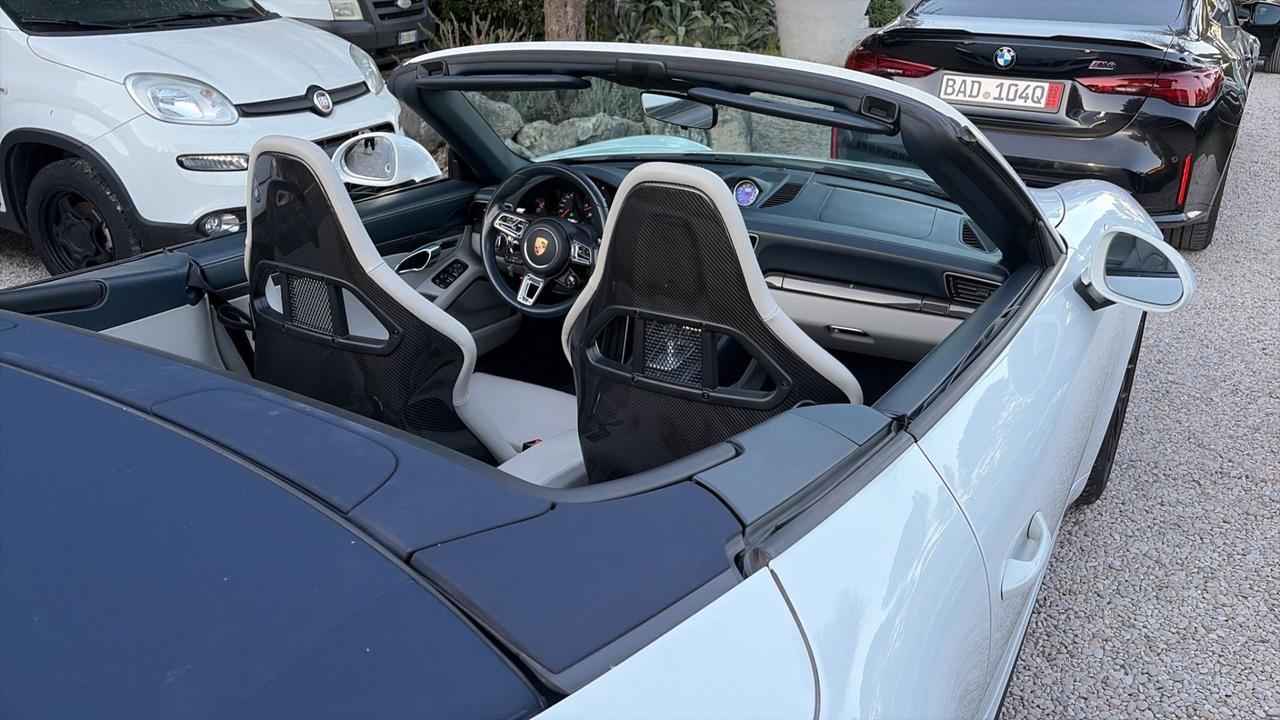 Porsche 911 3.0 Carrera 4 GTS Cabriolet