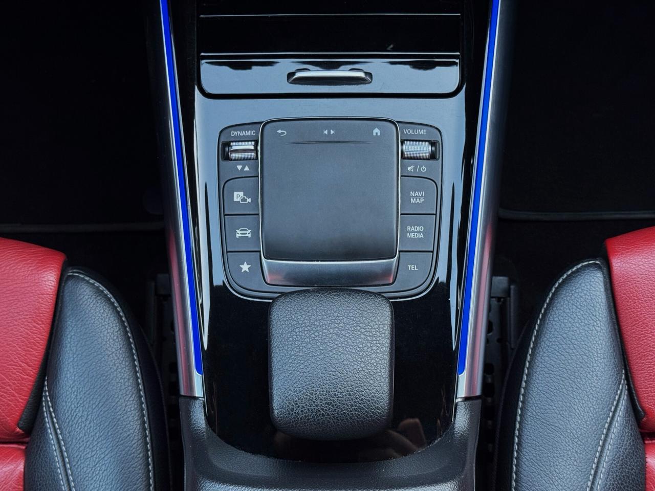 Mercedes-Benz GLA 200 d Premium AMG TETTO INT ROSSI