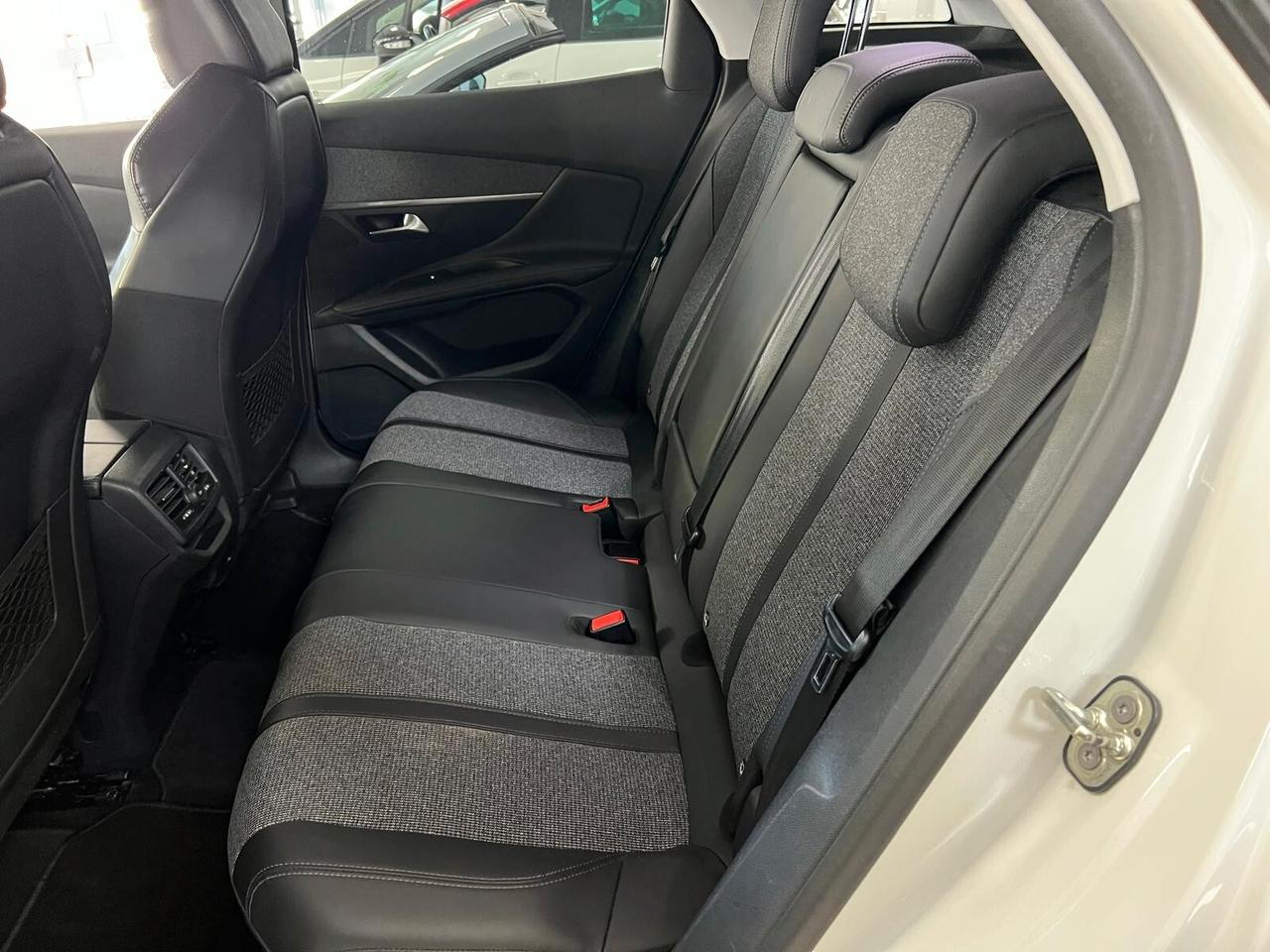 Peugeot 3008 1.6 BlueHDi 120CV EAT6 Allure