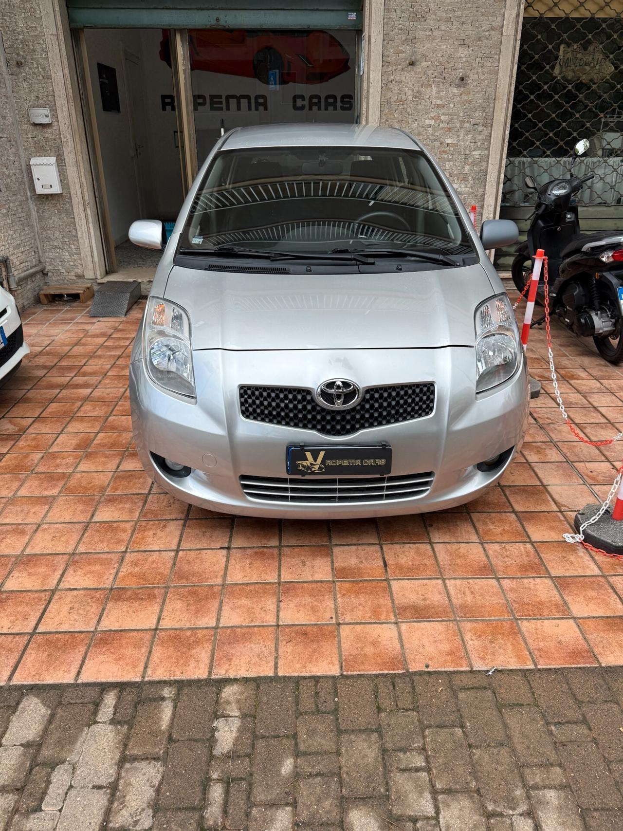 Toyota Yaris 1.4 D-4D 5 porte Navi