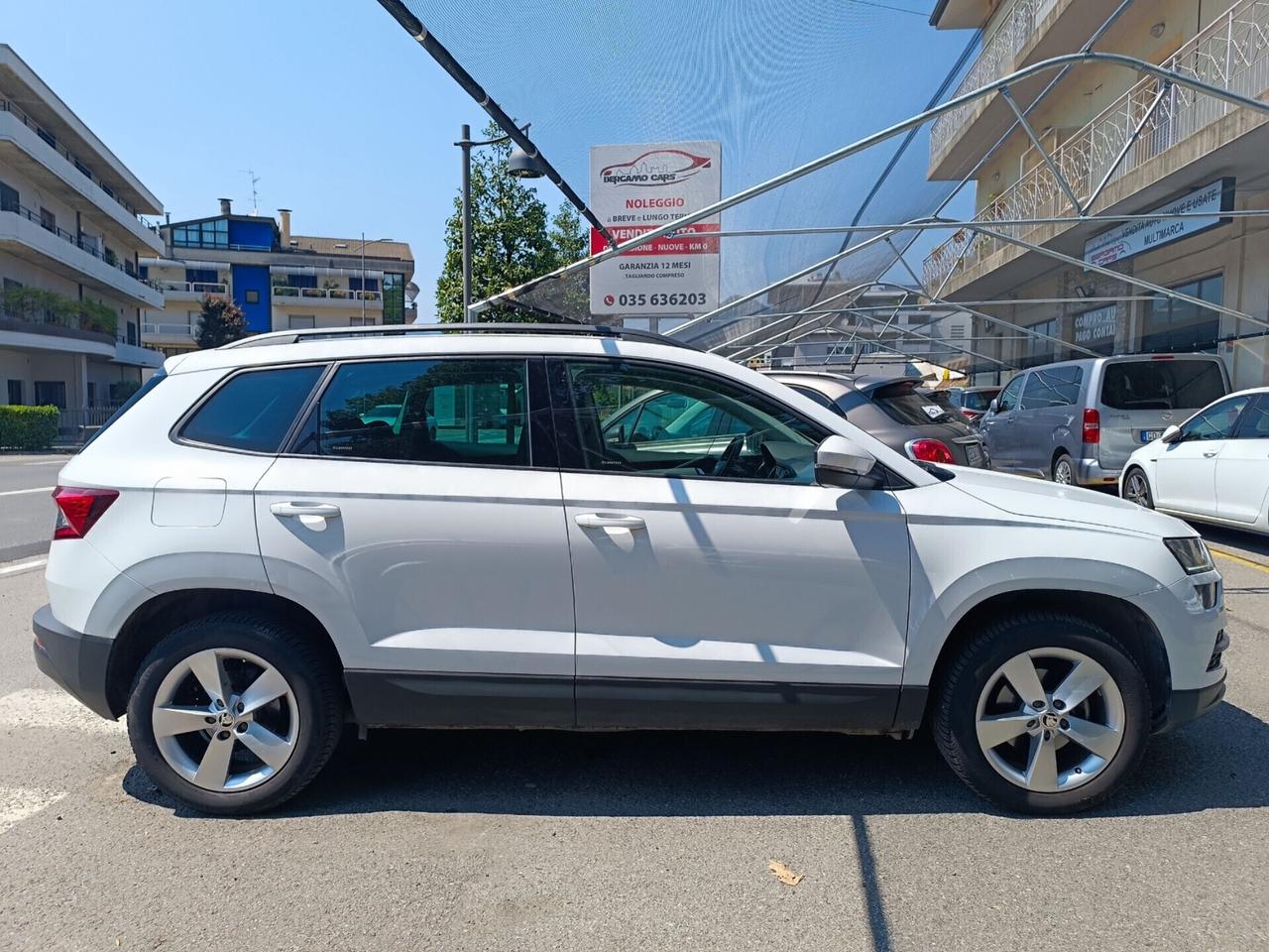 Skoda Karoq 1.6 TDI SCR DSG Executive NAVI, RETROCAMERA