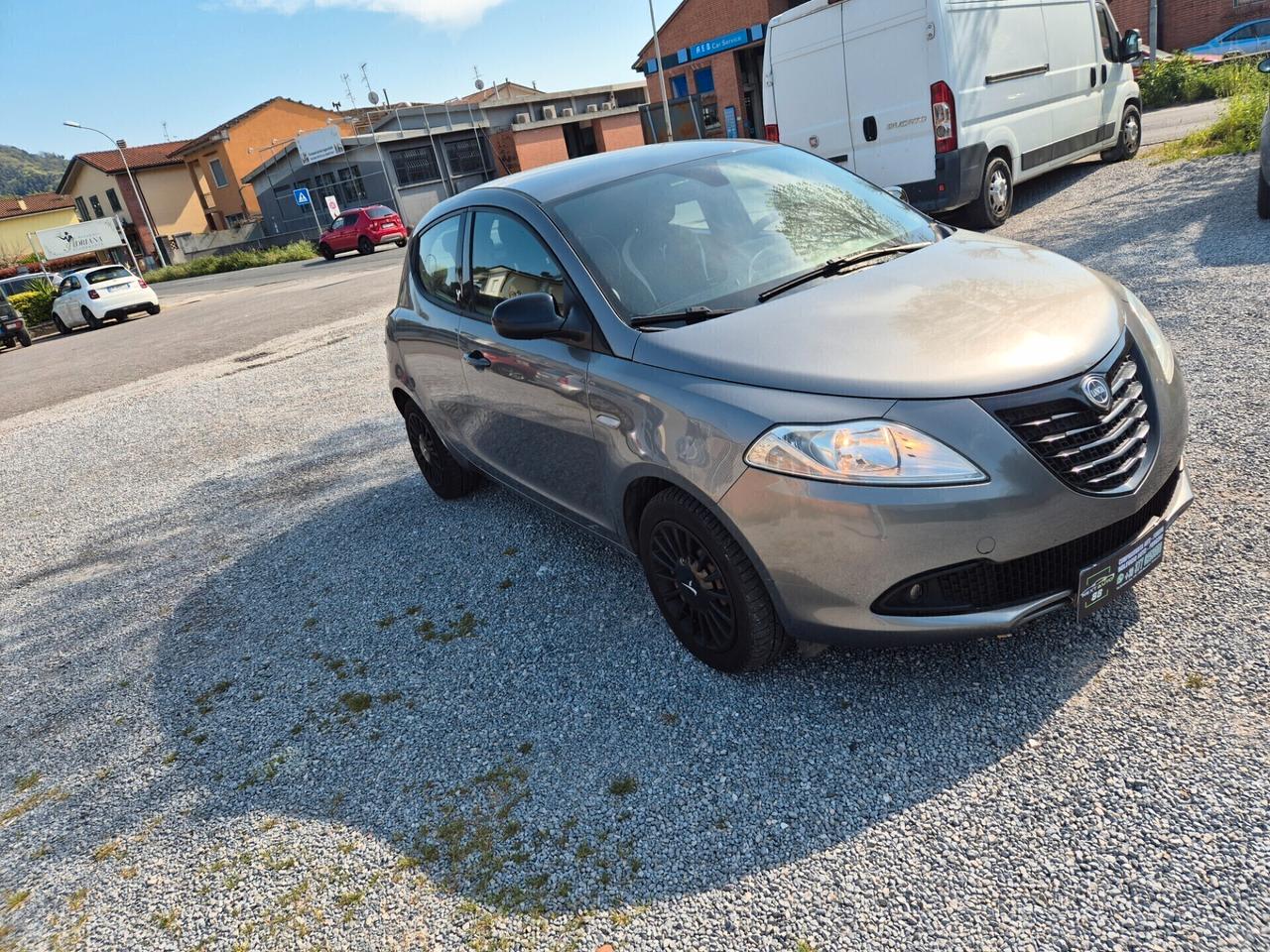 Lancia Ypsilon 1.2 69 CV 5 porte S&S Silver