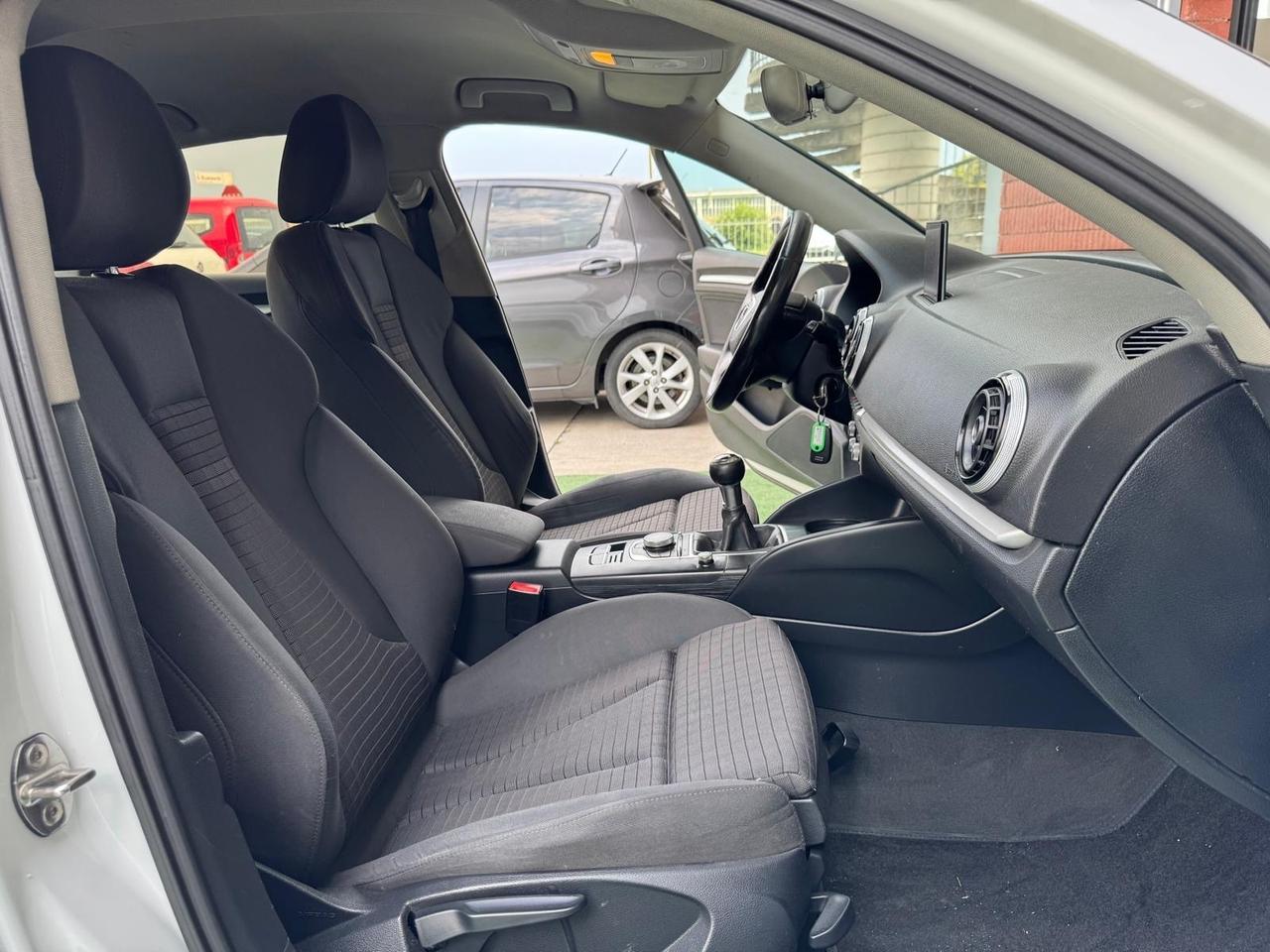 Audi A3 Sedan 1.6 TDI clean diesel S tronic