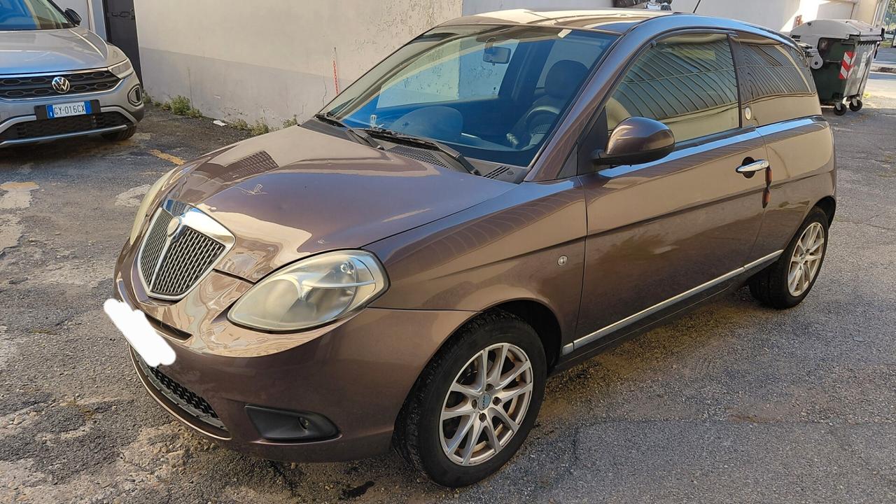 Lancia Ypsilon 1.4 New Oro Ecochic GPL