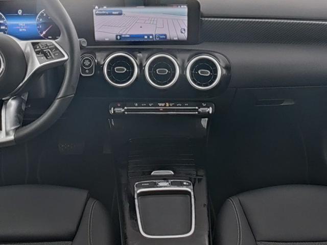 MERCEDES-BENZ A 180 Automatic Progressive Advanced