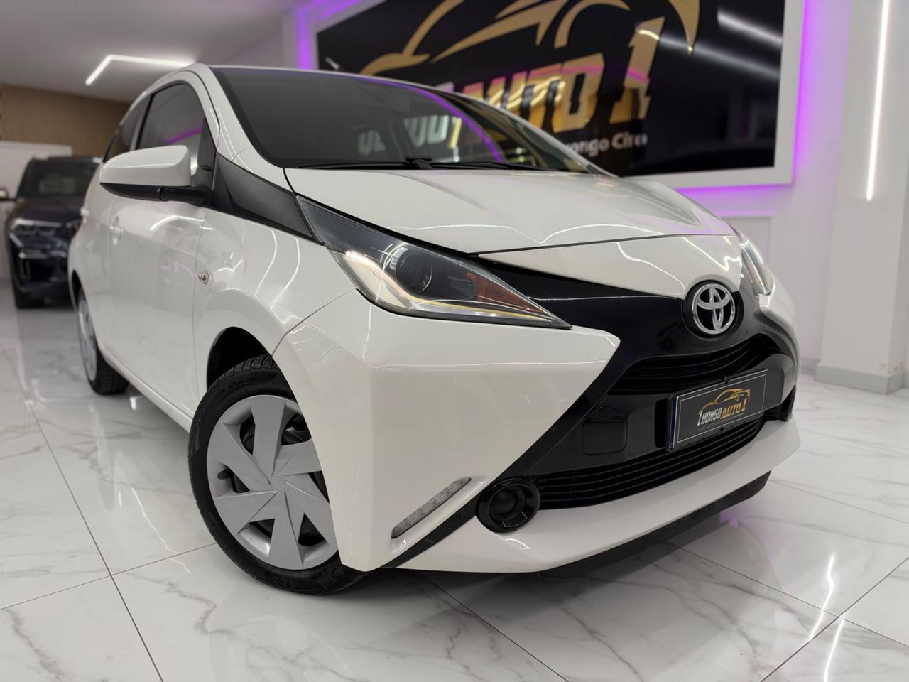 Toyota Aygo 1.0 69CV x-clusiv Full Opt Car-Play