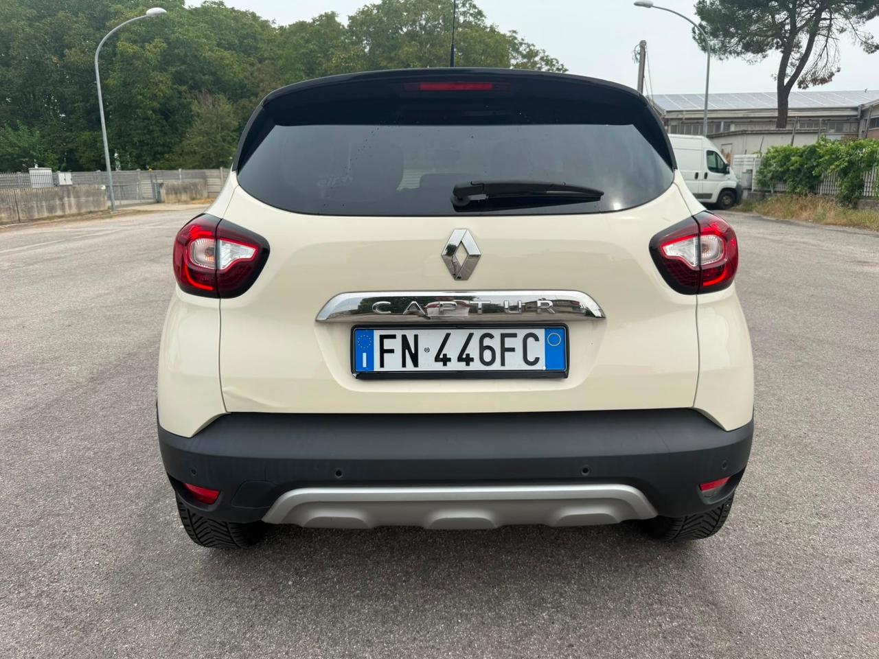 Renault Captur dCi 8V 90 CV EDC Start&Stop Energy Initiale Paris