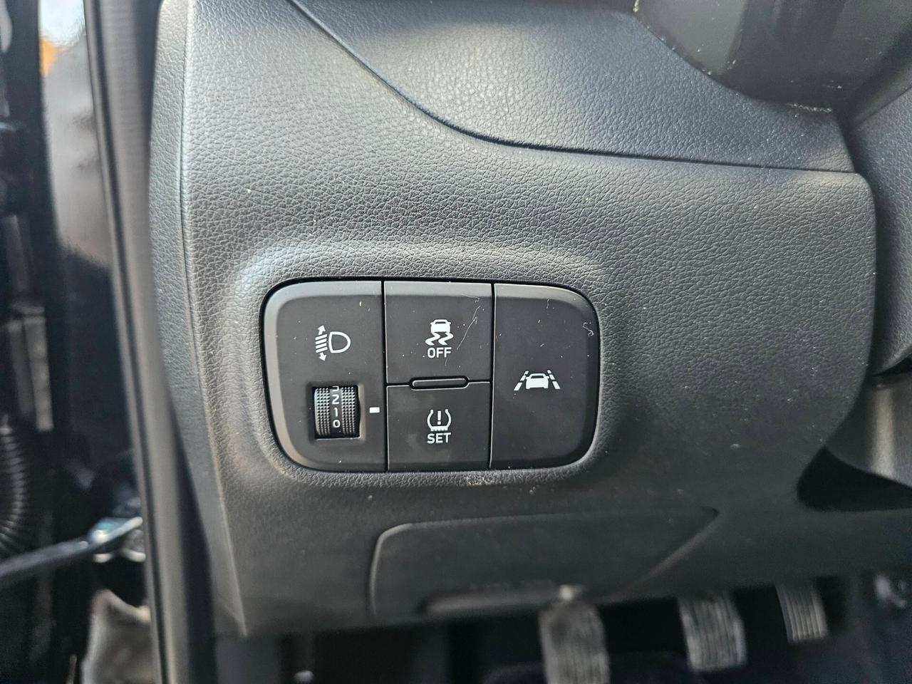 HYUNDAI 1.0 MPI 67CV TECH CONNECT PACK FULL